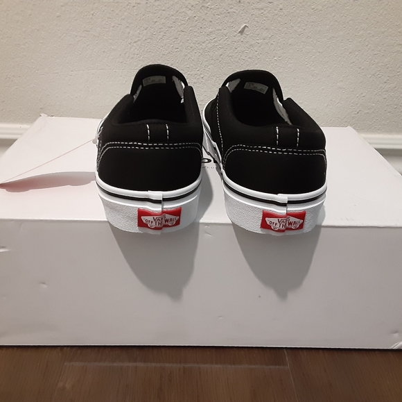 Vans - Picture 4 of 4